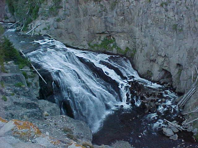 YOSEMITE WATER FALL.jpg