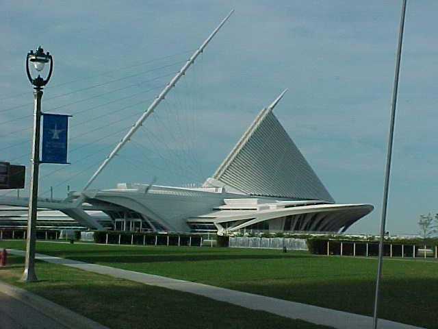 ART MUSEUM MILWAKEE.jpg