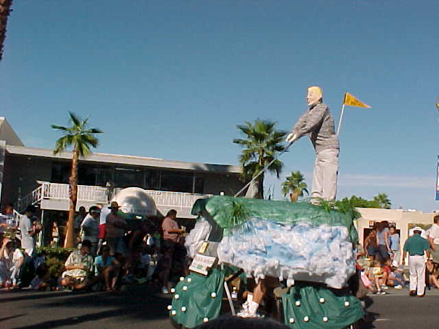 Parade float / statue